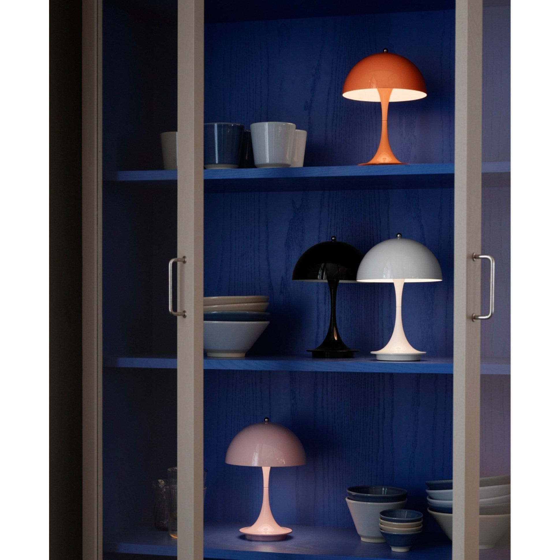 Louis Poulsen Panthella 160 lampe de table portable LED 27 K V2, bleu pâle