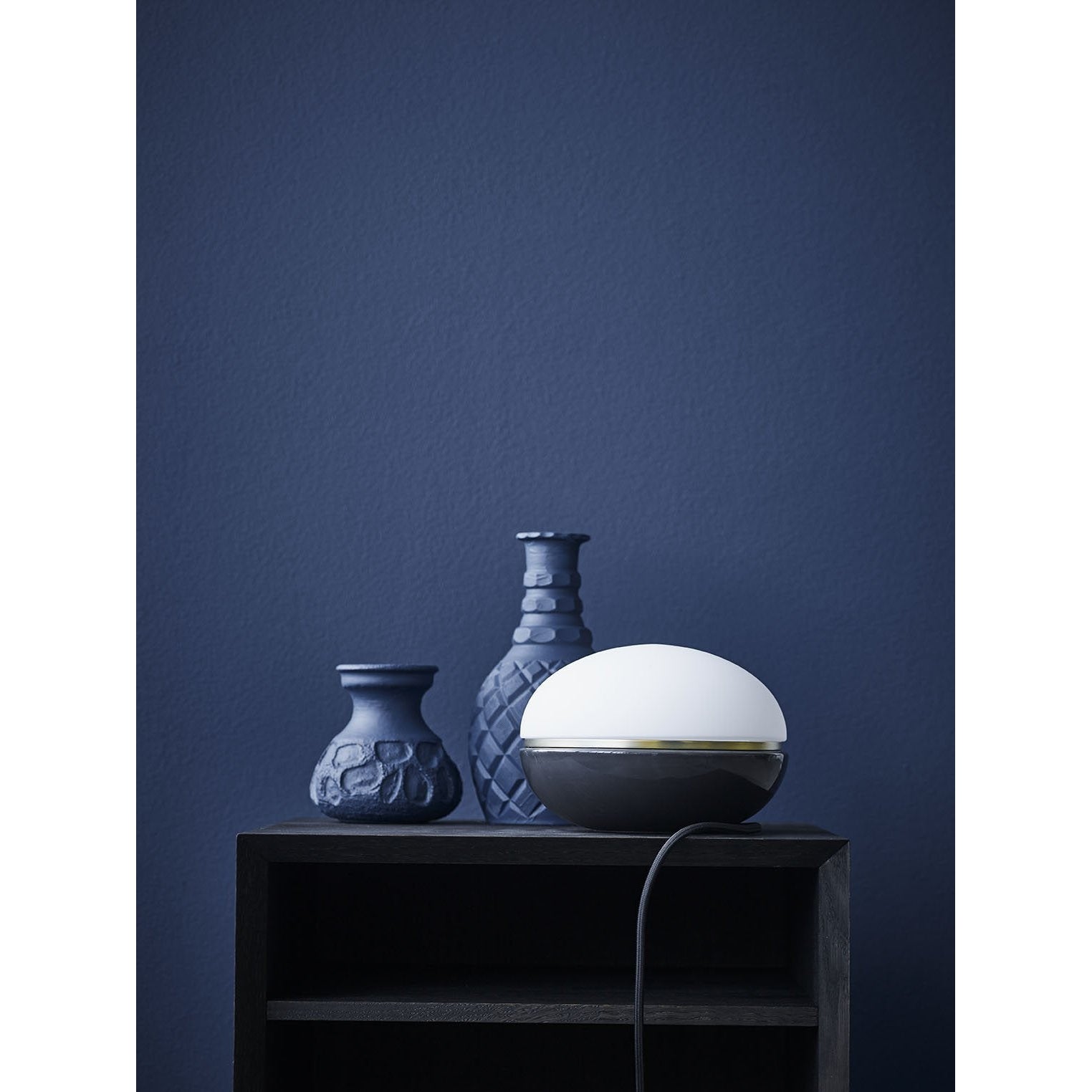 Lámpara de mesa de Lucie Kaas Macaroon Grey Dark, Ø 18 cm