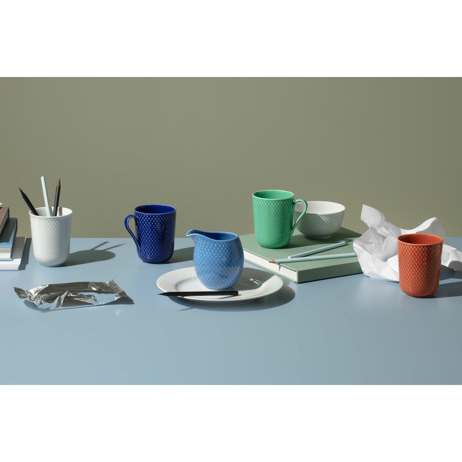 Lyngby Porcelæn Rhombe -kleurenmok met handvat, donkerblauw