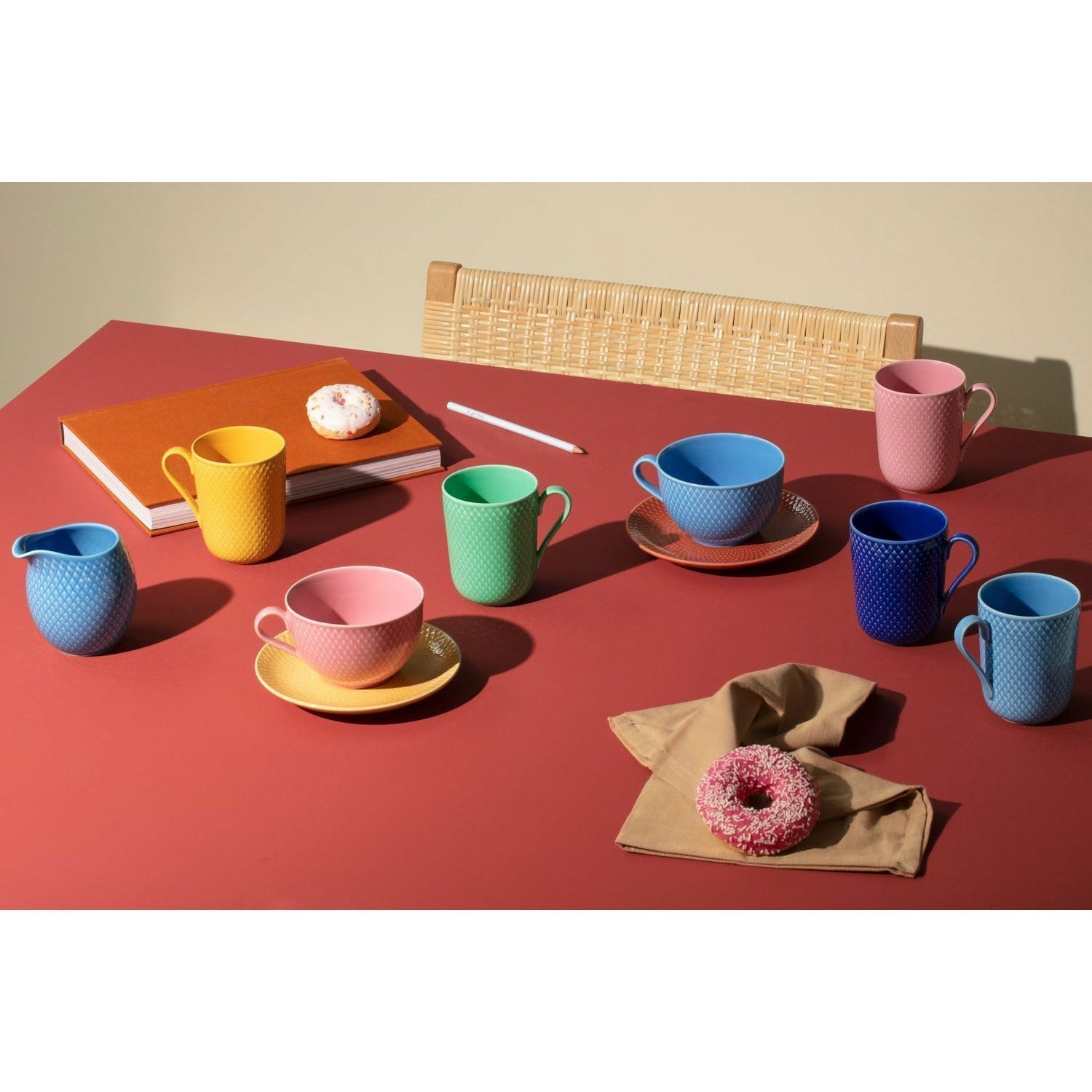 Lyngby Porcelæn Rhombe -farvekrus med håndtag, lyserød