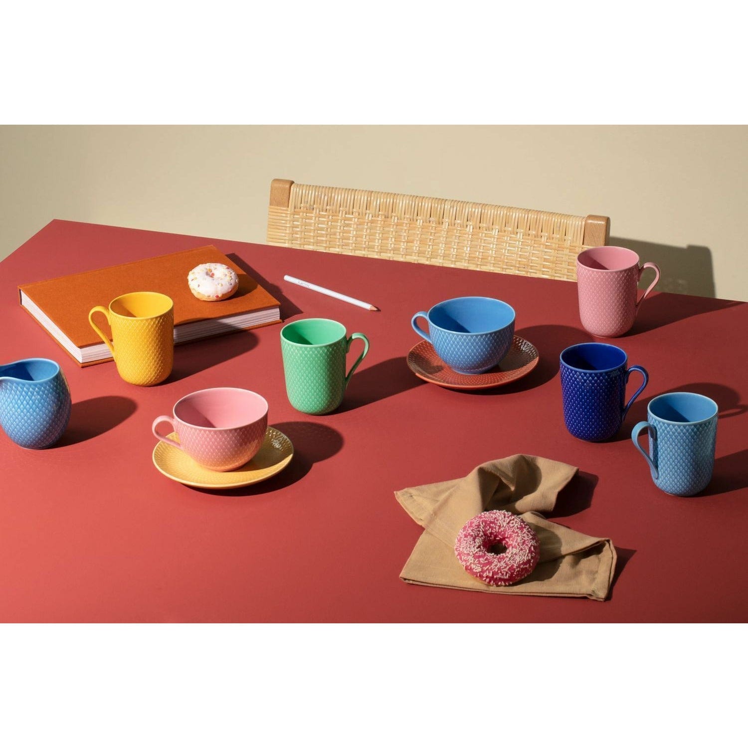 LyngbyPorcelænRhombe彩色茶杯与碟子，粉红色/米色