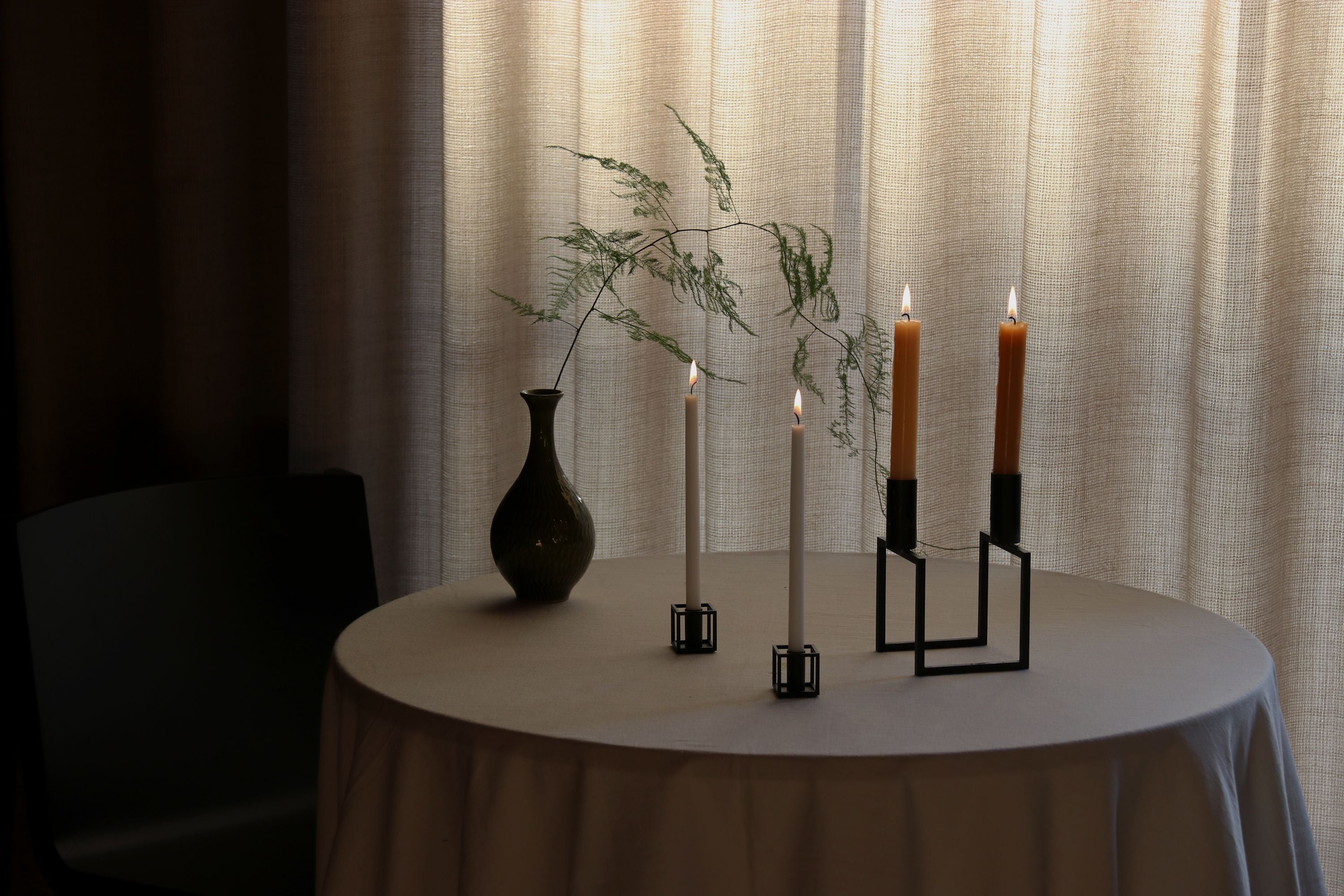 AUVO Kööpenhaminan linjan kynttilänjalka, valkoinen