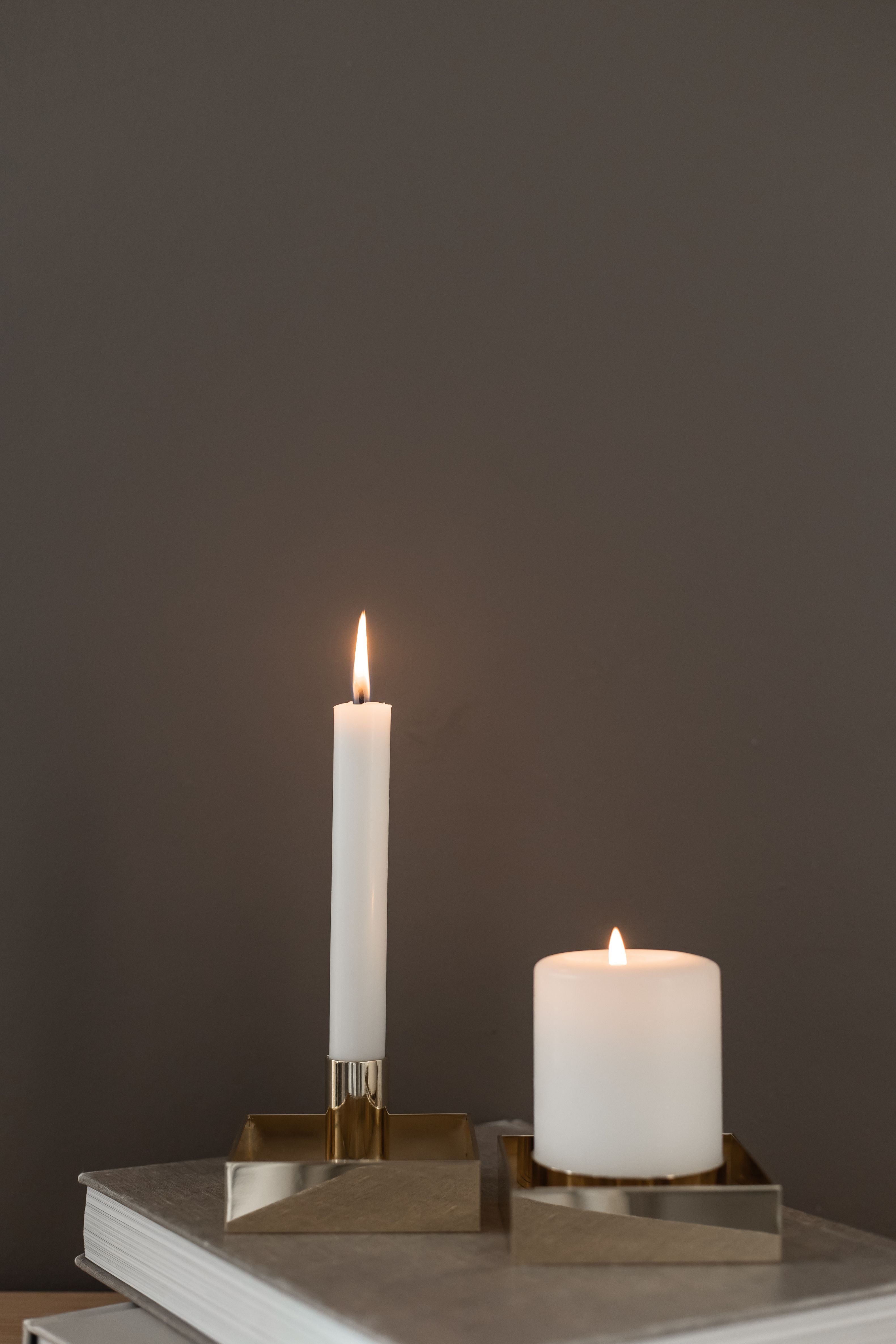 Candlestick a blocchi di bordo vivente malling, in ottone lucido