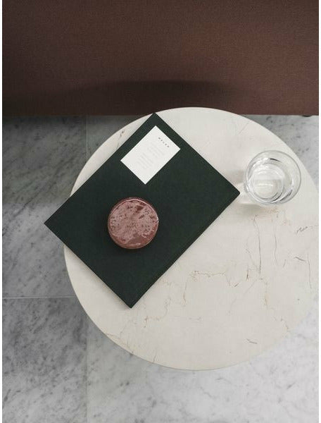 Audo Copenhagen Tablette latérale Androgyne, marbre rose en cristal