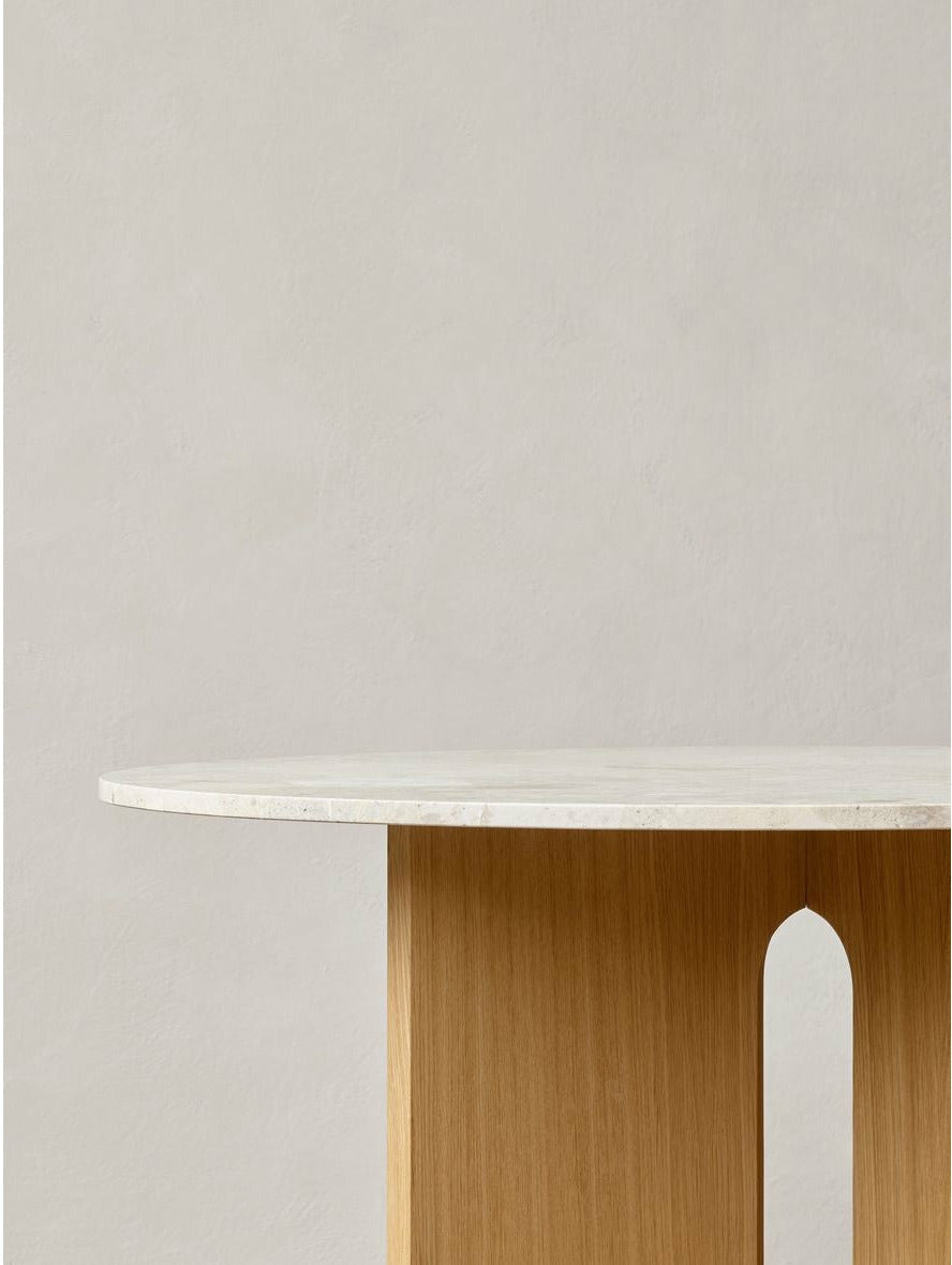 Audo Copenhagen Table à manger Androgyne Oak taché foncé / chêne taché de sombre, Ø120 cm