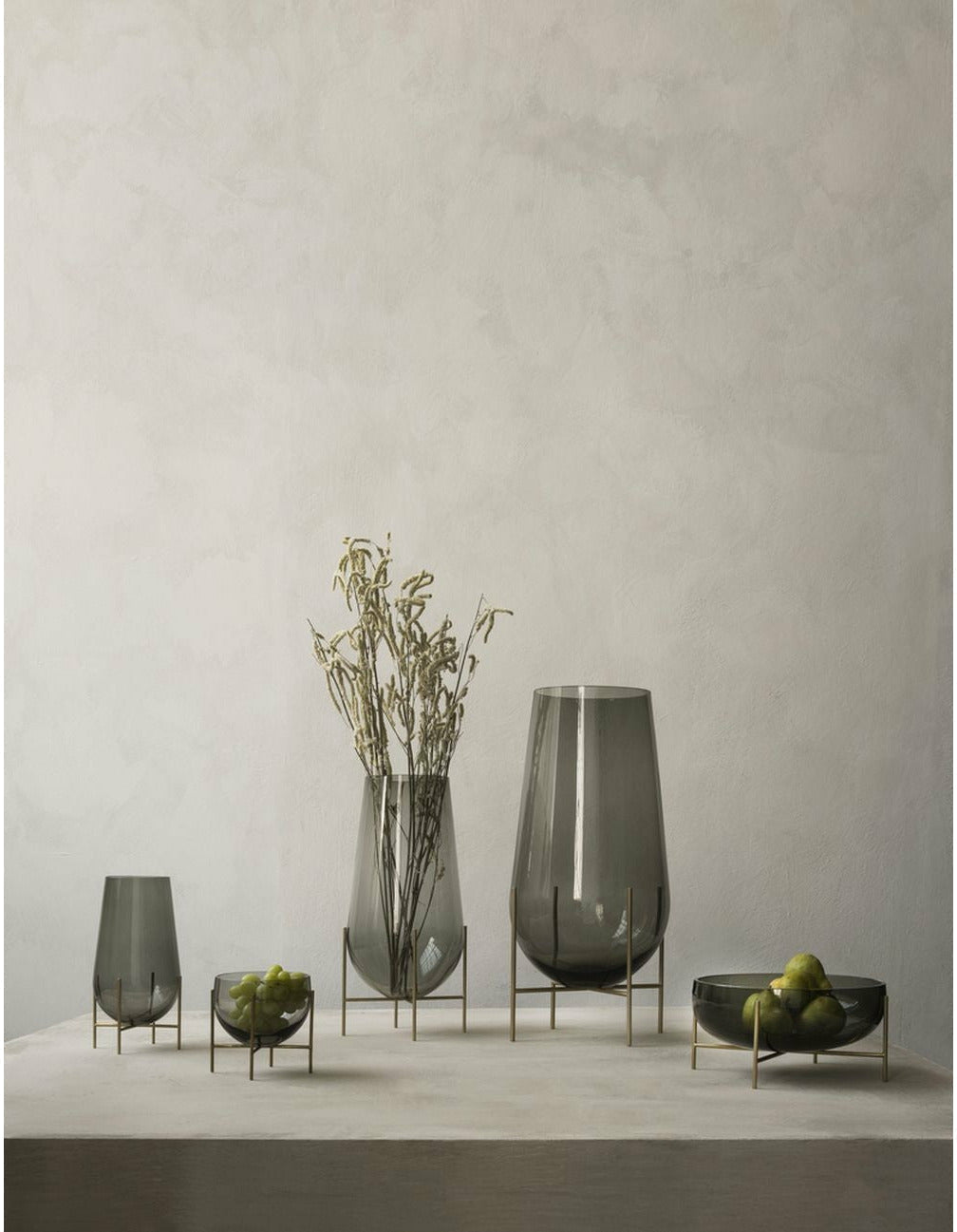 Audo Copenhagen Echschasse Vase groß, grün/gebürstet Messing