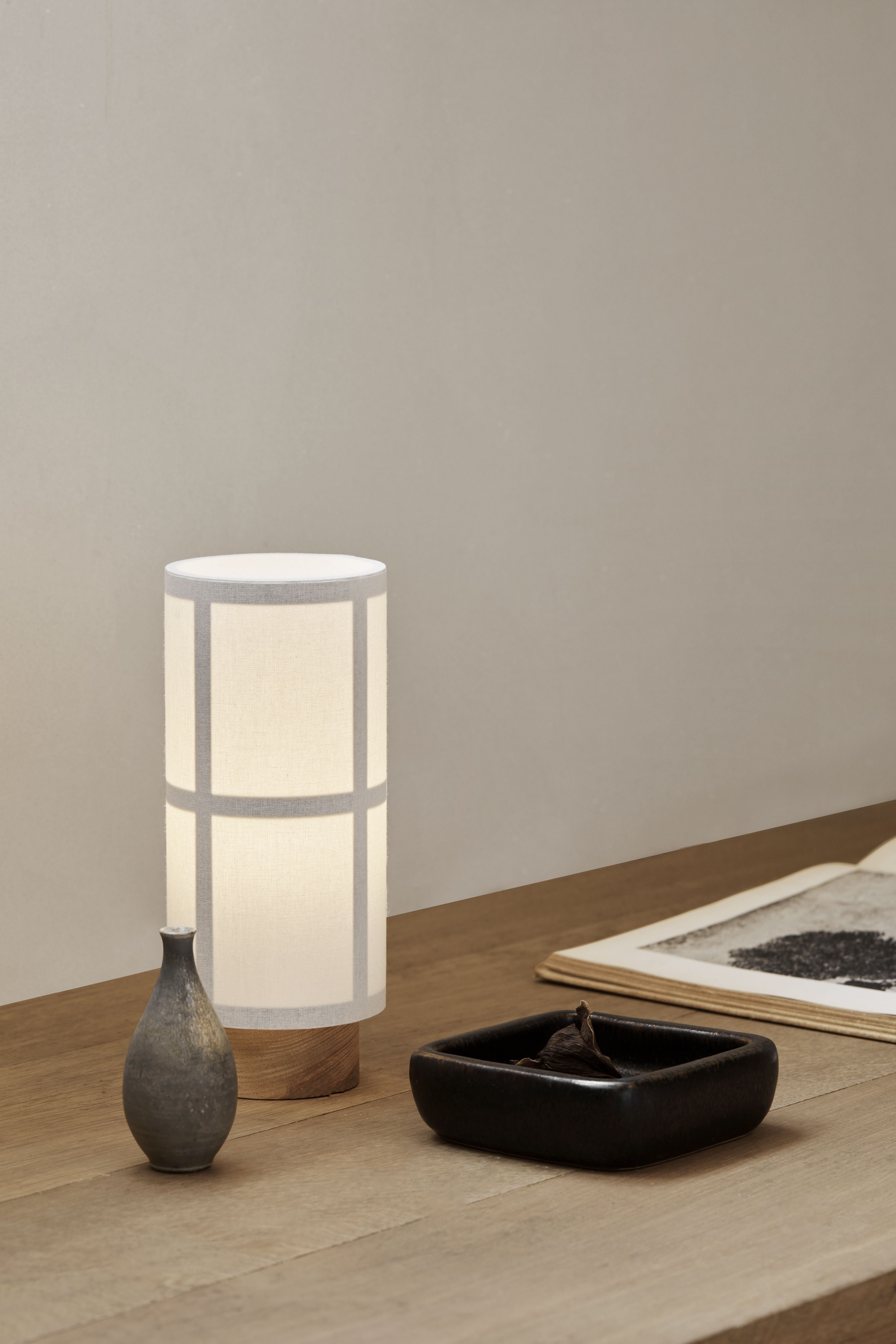 Audo Copenhagen Lampe de table portable Hashira, brut