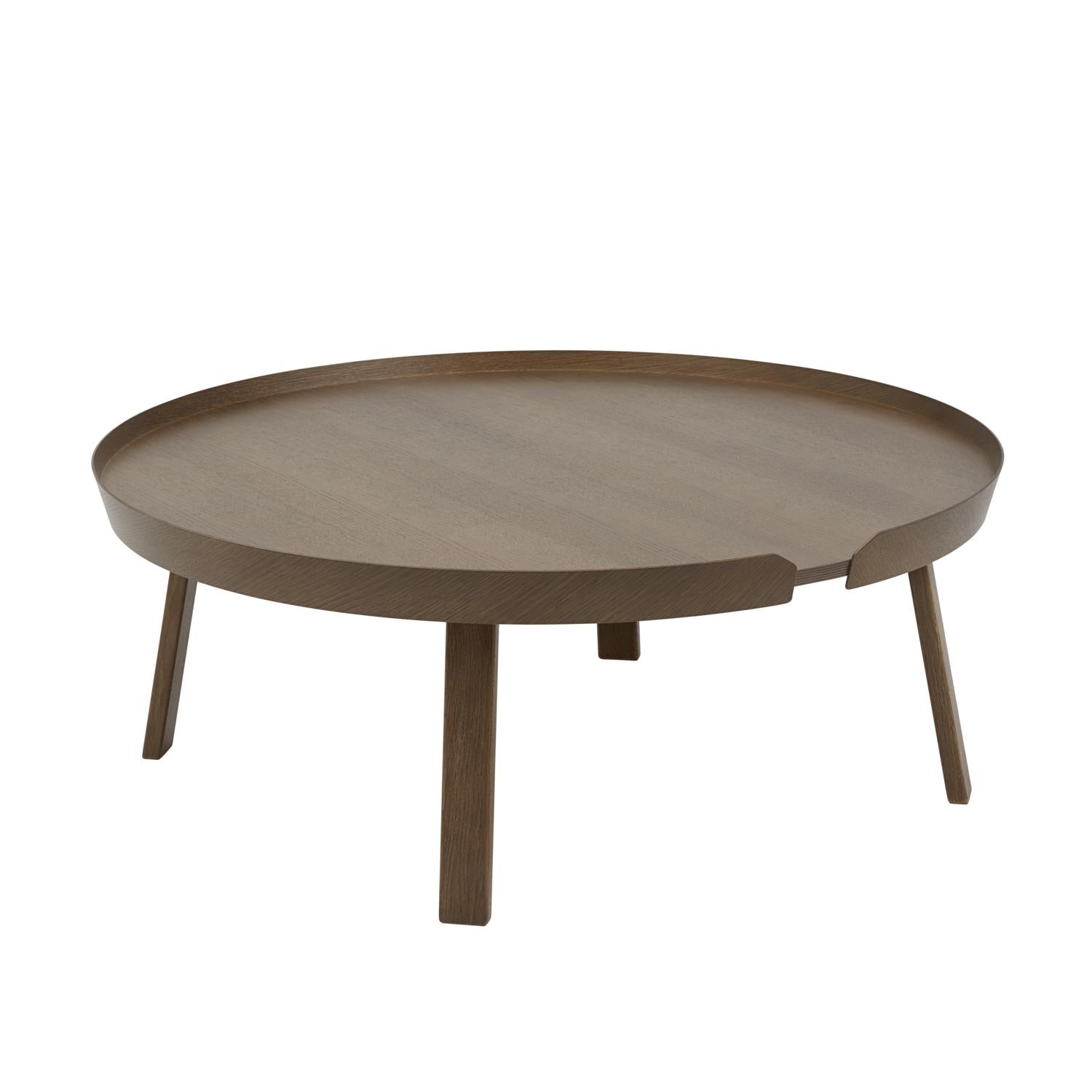 Muuto intorno al tavolino Ø 95 cm, macchiata di marrone scuro