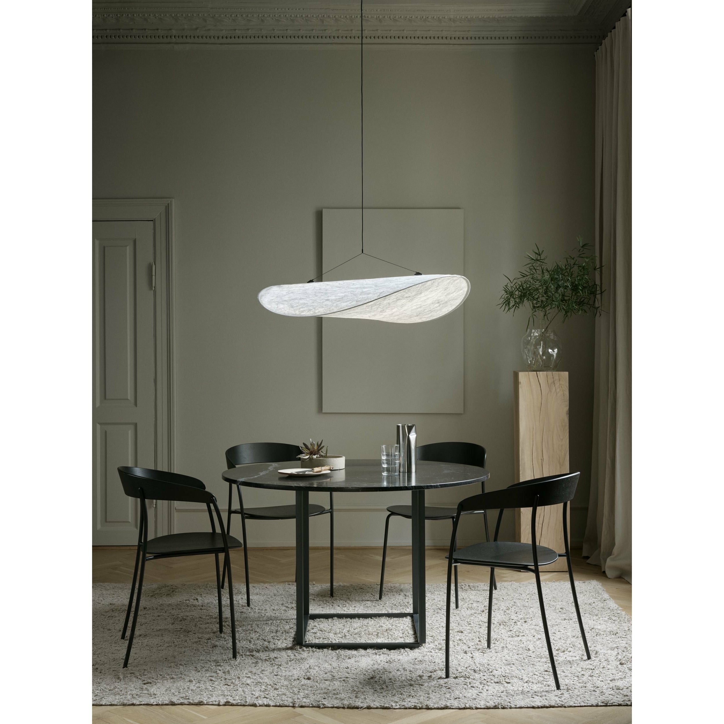 New Works Missing Dining Chair mit Armlehne, Eiche Schwarz