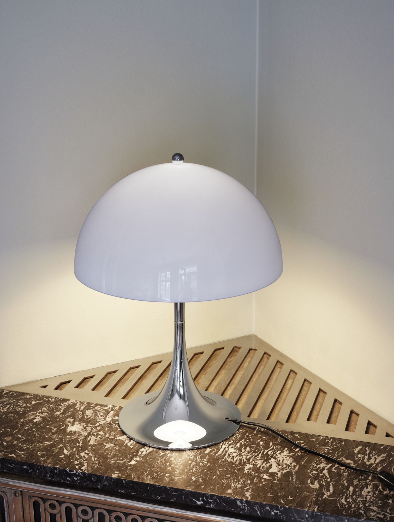 Louis Poulsen Panthella 320 Table Lampe E14, Grey Opal Acryl