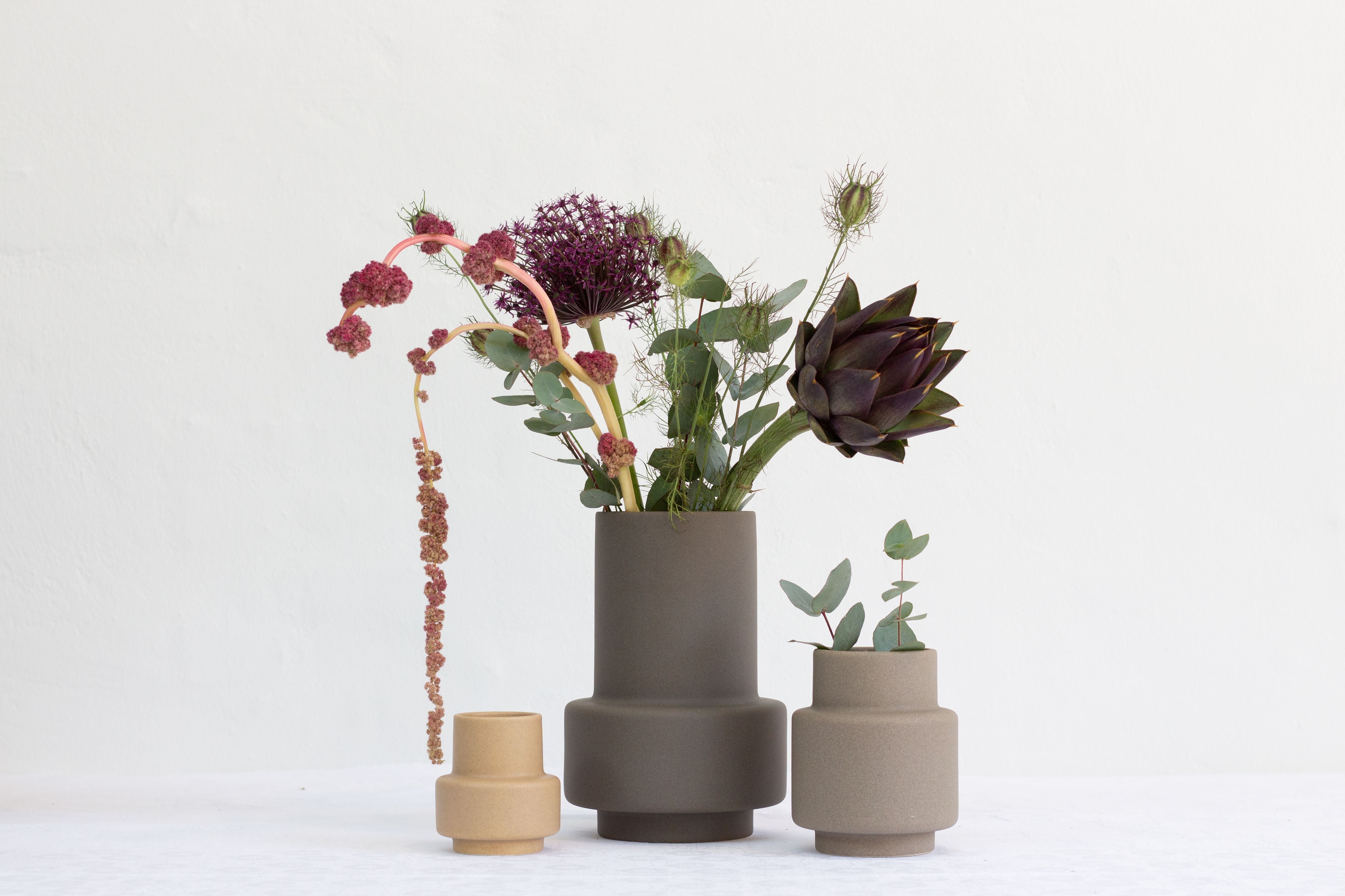 Ro samling orkan keramisk vase liten, myk oker