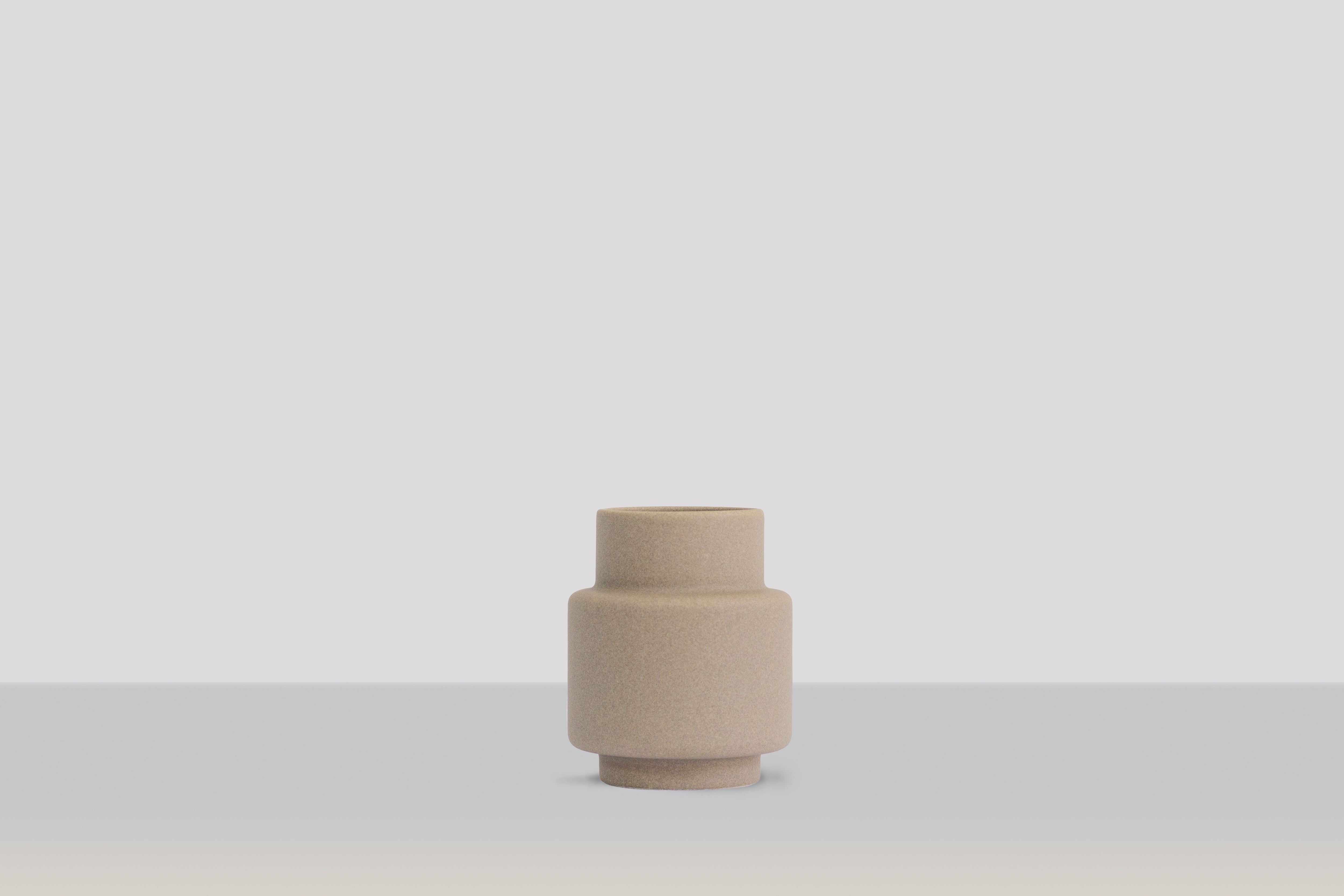 Ro Collection Ouragan Vase en céramique médium, pierre légère