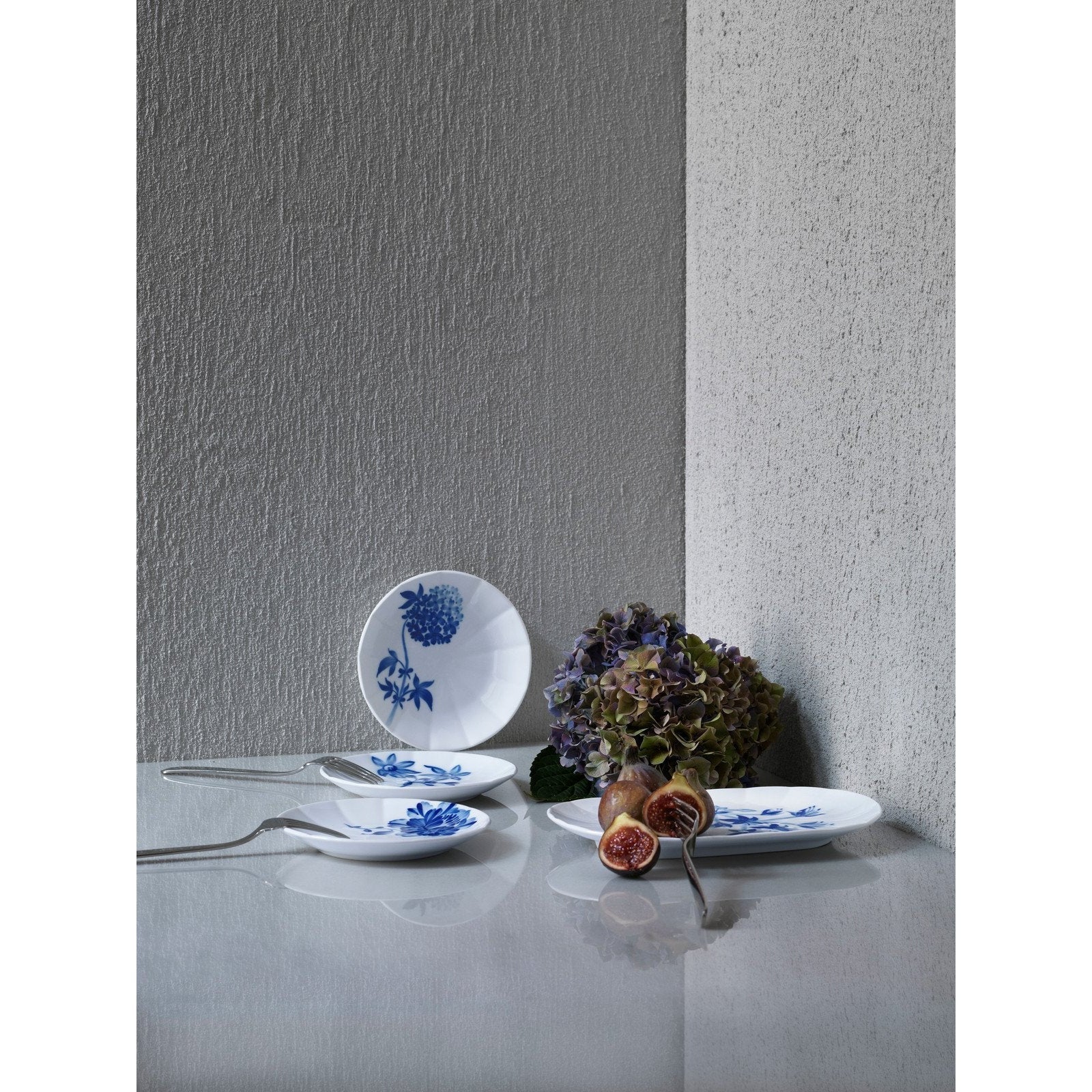 Royal Copenhagen Blomst Plate Funkie, 24 cm