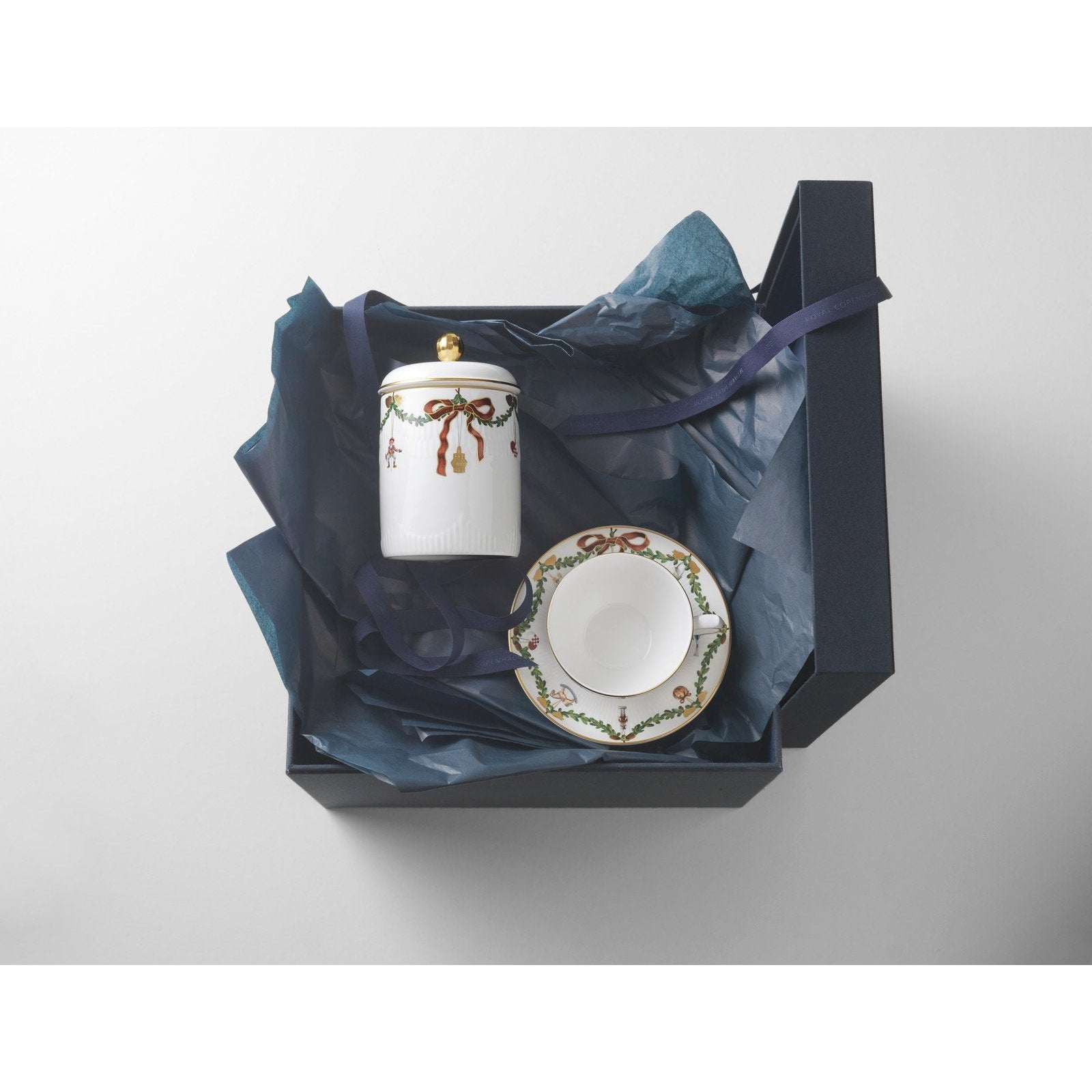 Royal Copenhagen Stern geriffelte Weihnachtsaufbewahrungsbox mit Deckel, 16cm