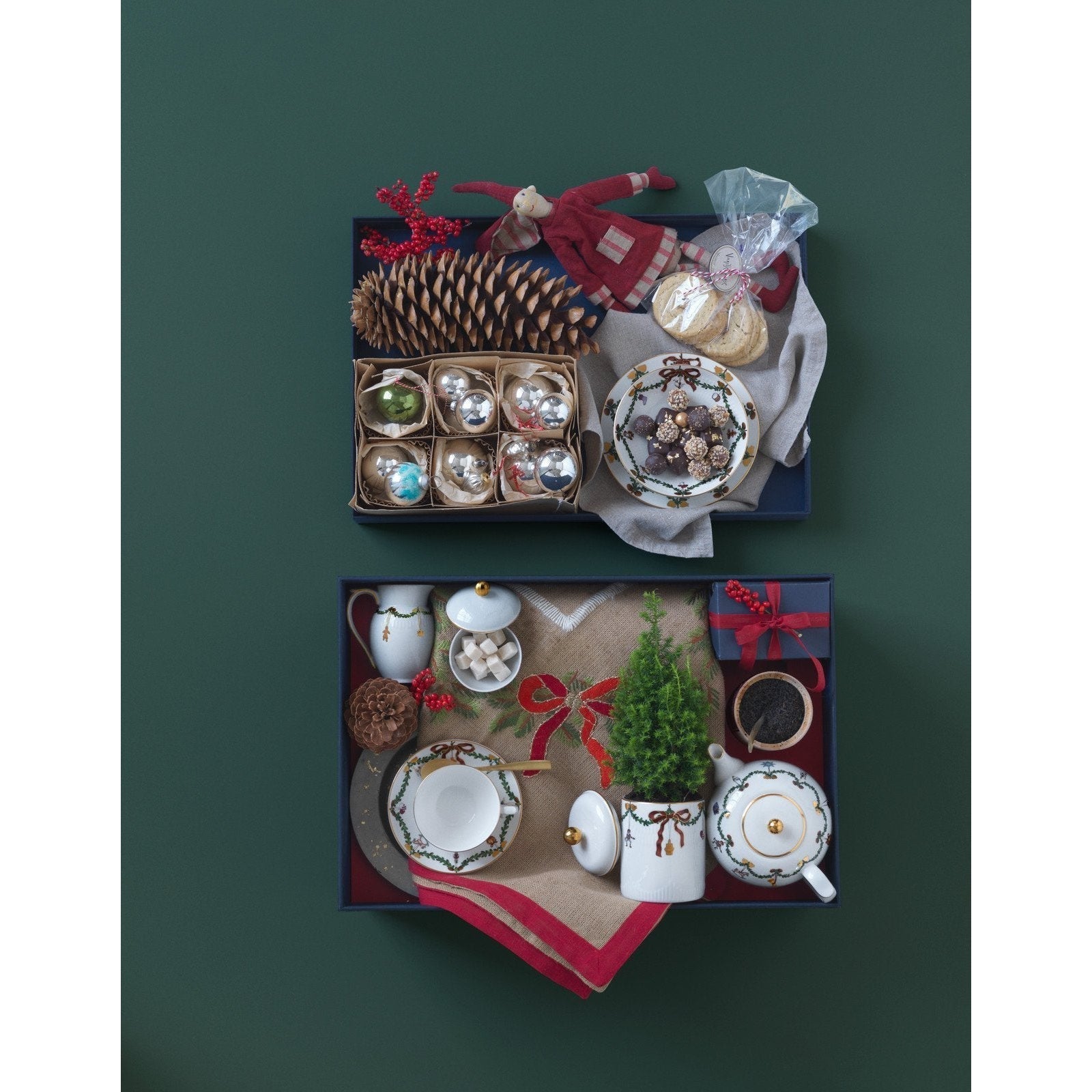 Royal Copenhagen Boîte de rangement de Noël en étoile avec couvercle, 16 cm