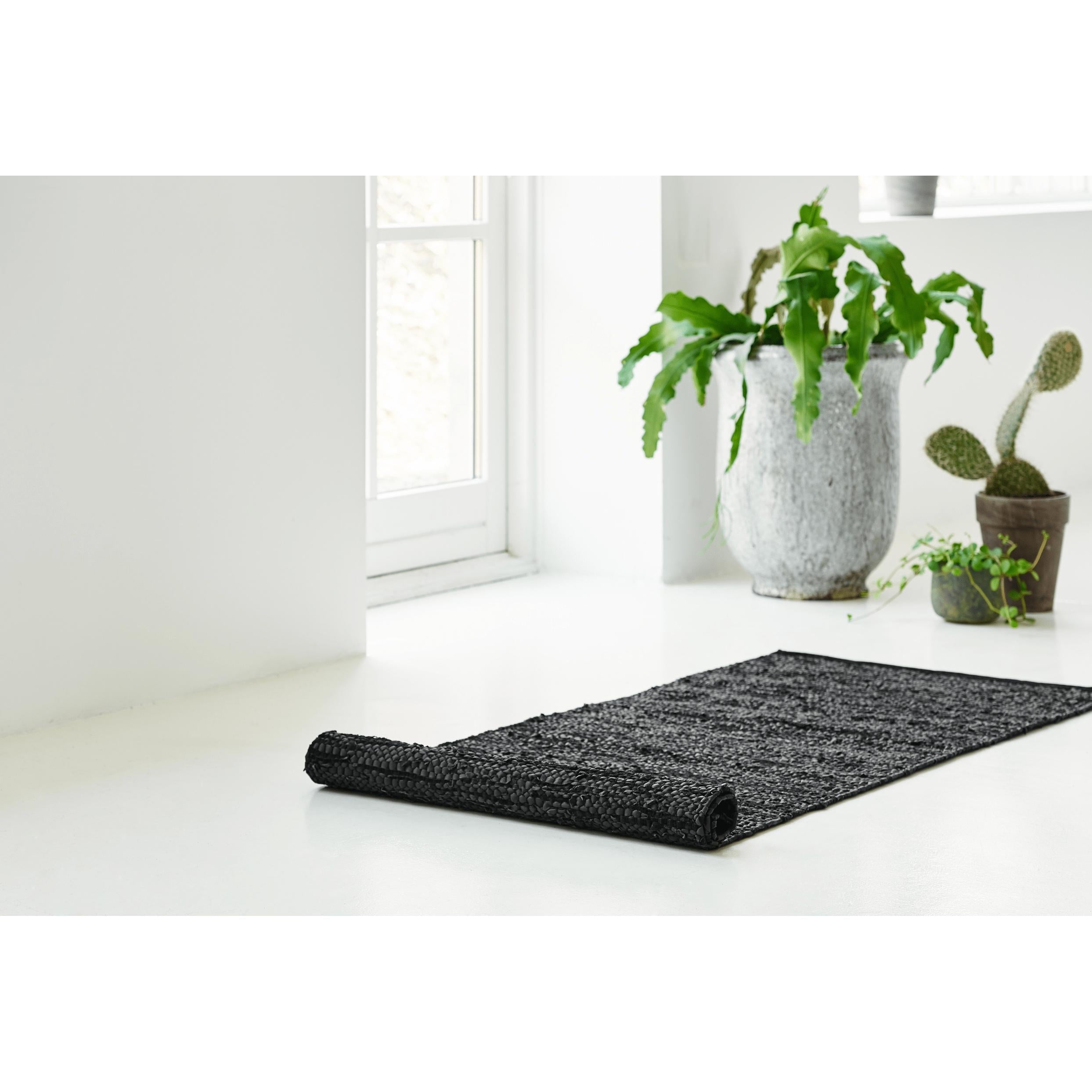 Tappeto tappeto in pelle solida nera, 75 x 300 cm