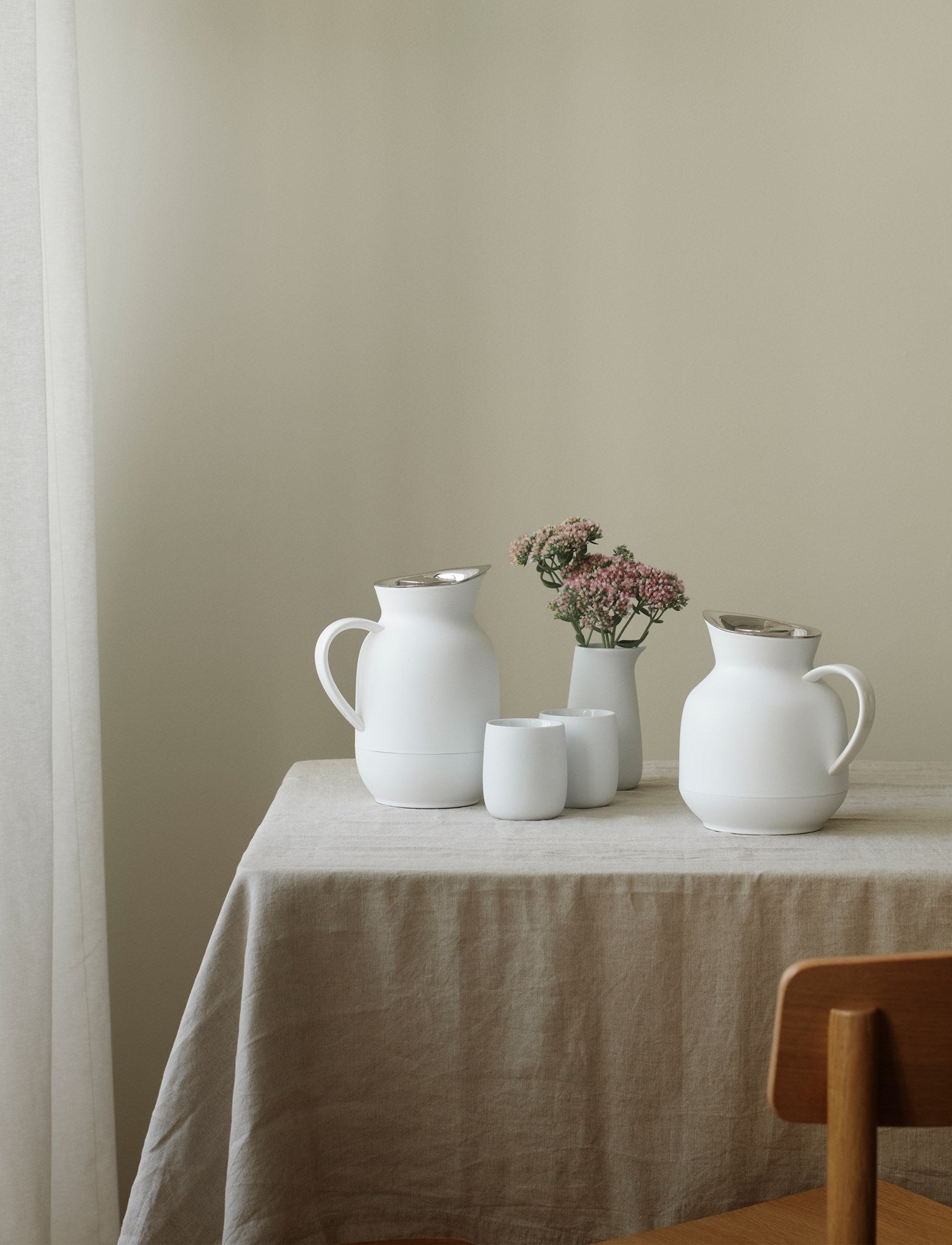 Stelton Amphora Vacuum Pot Tea 1 L, Soft White