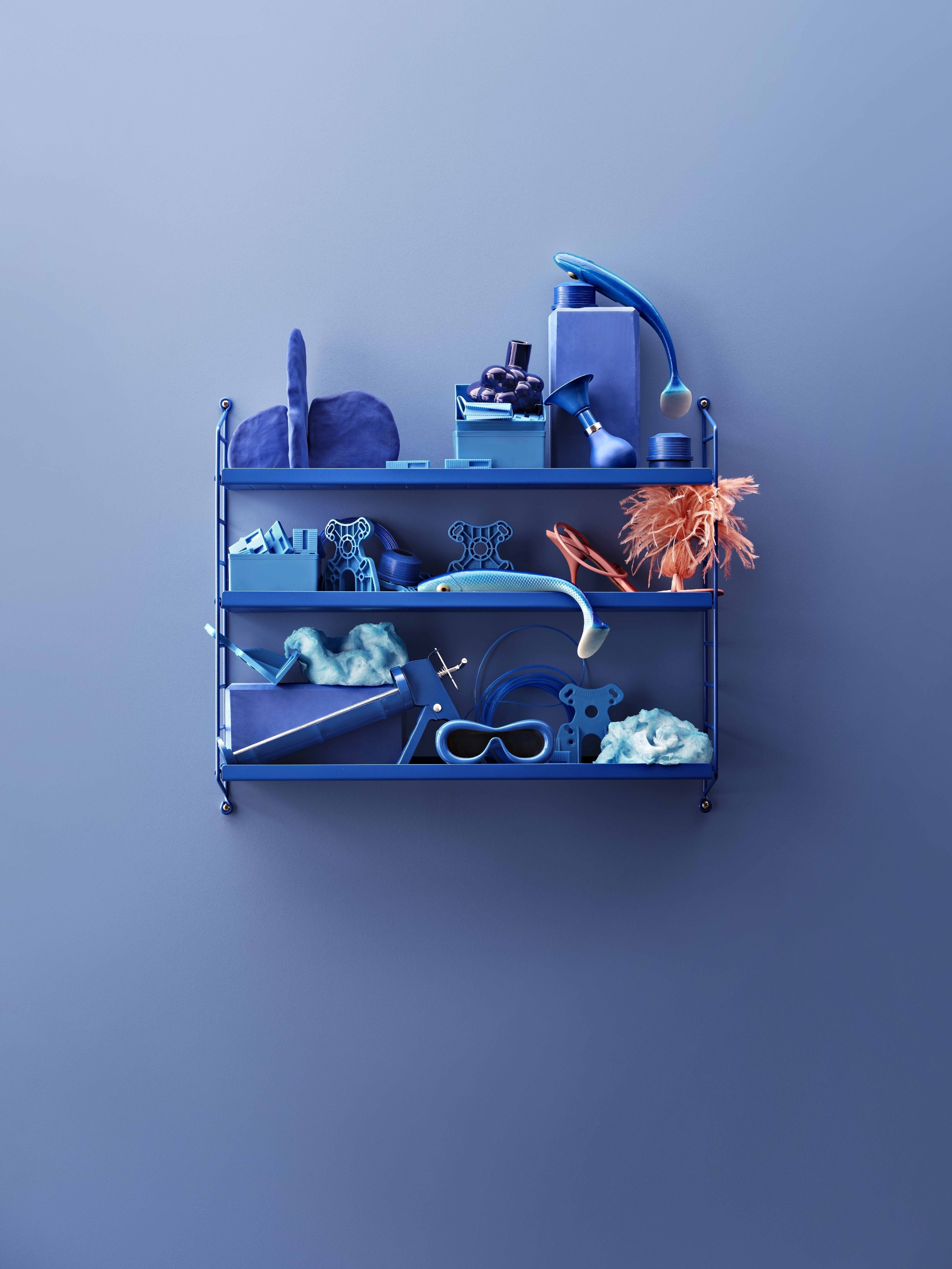 String Furniture Schnurtasche Metall -Wandregal, blau