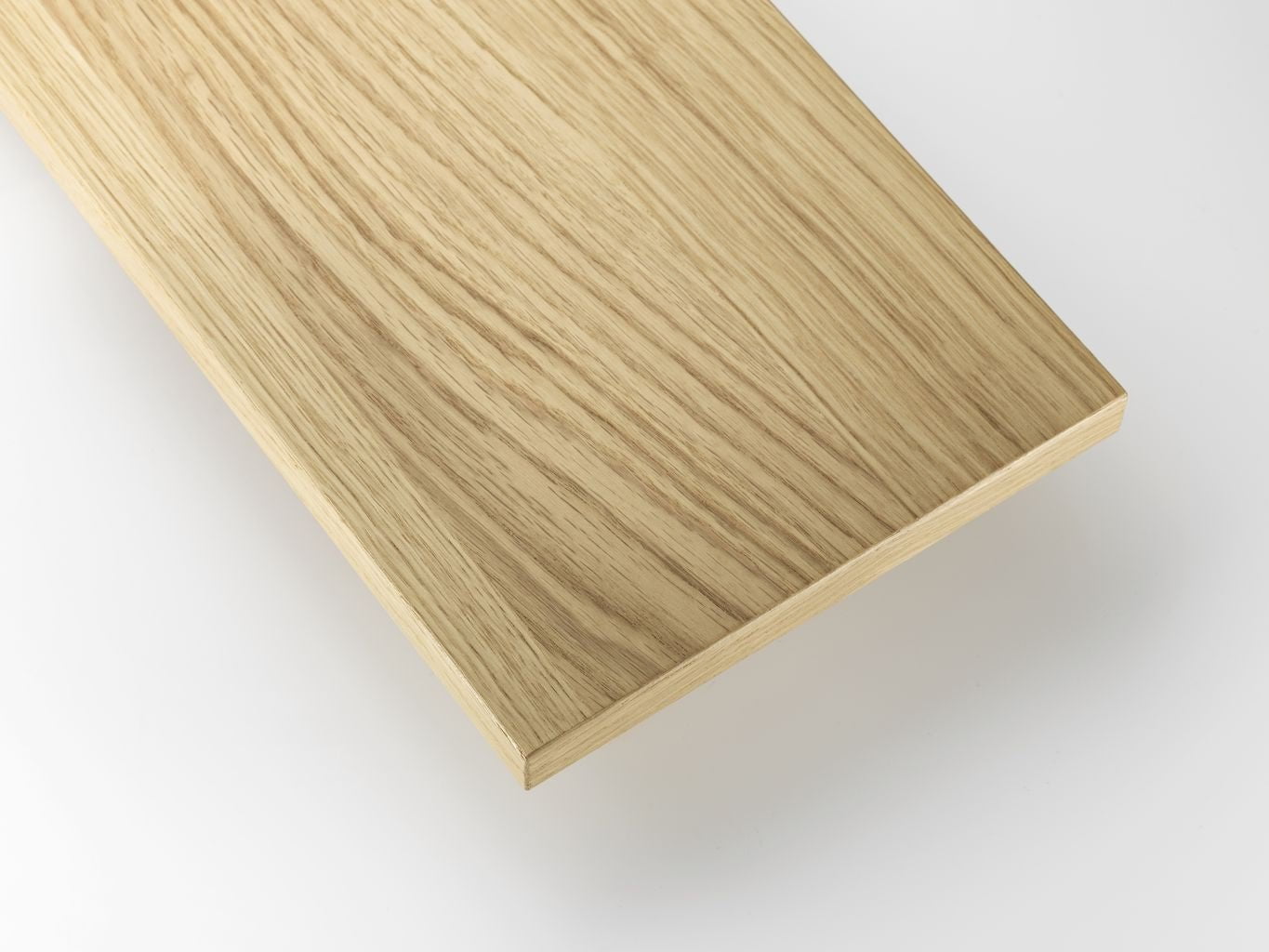 String Furniture Jousijärjestelmän hylly, joka on valmistettu Wood Oak 20x78 cm, sarja 3