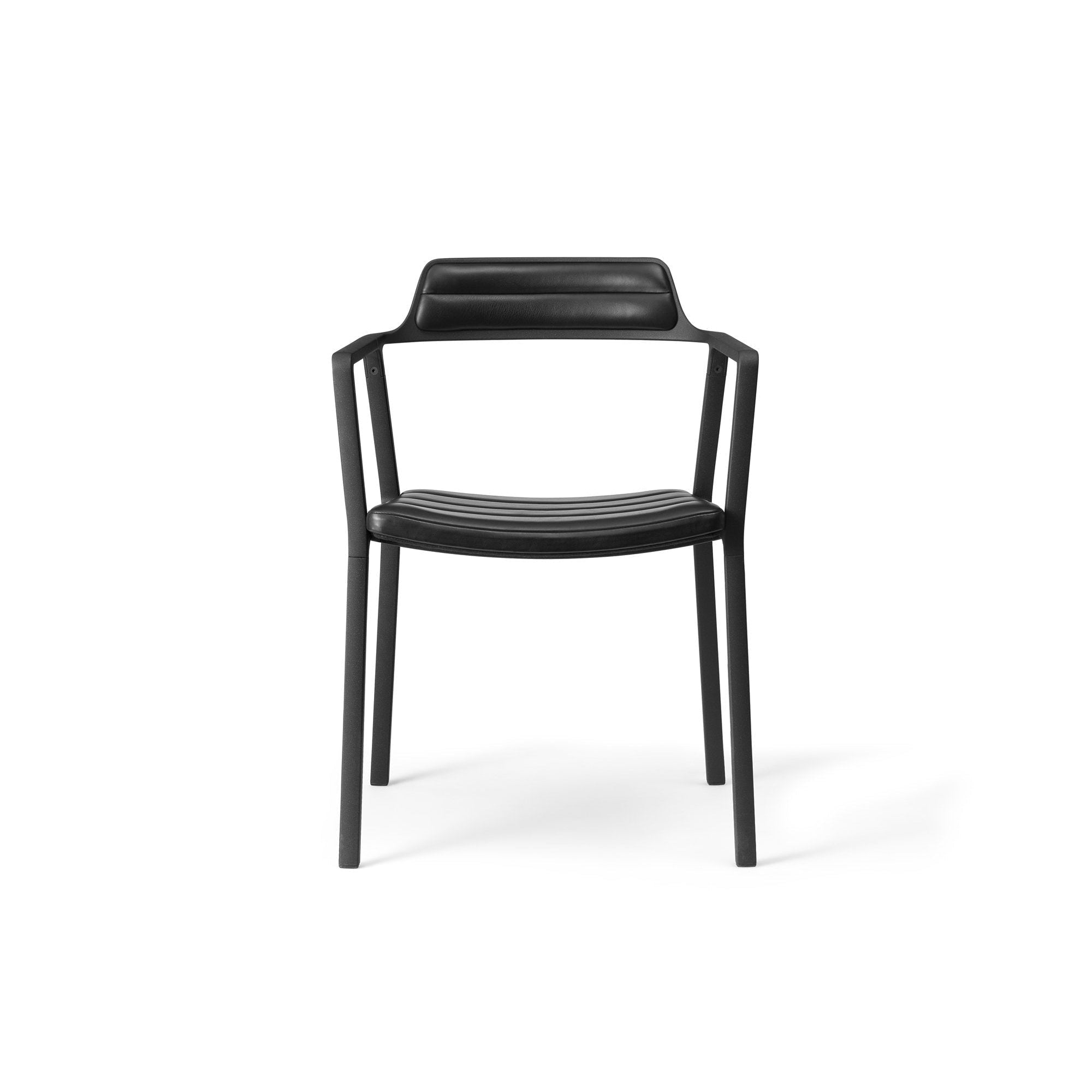 VIPP 451椅M/皮革，黑色