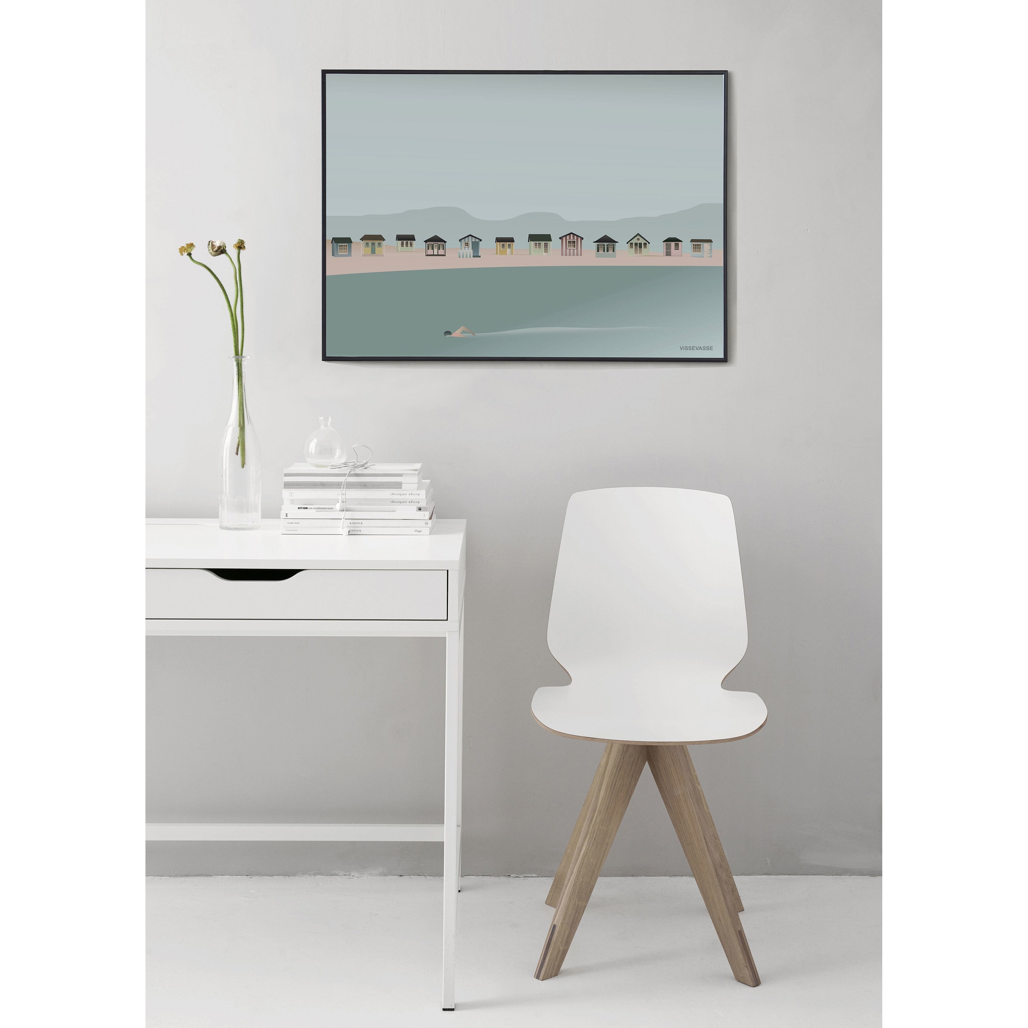 Vissevasse Beach Hut Coastline veggspjald, 15 x21 cm
