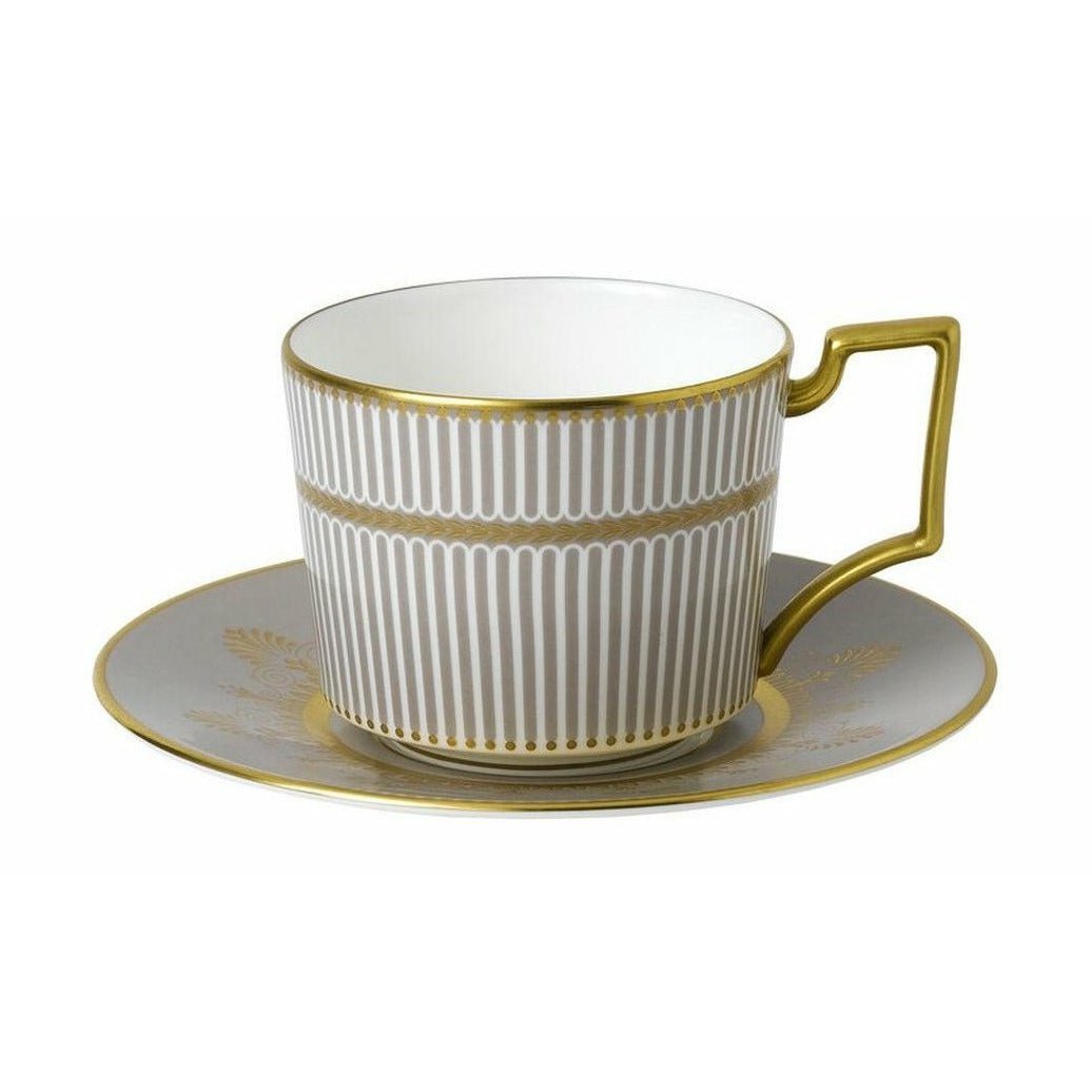 Caz de té gris y platillo de Wedgwood Anthemion