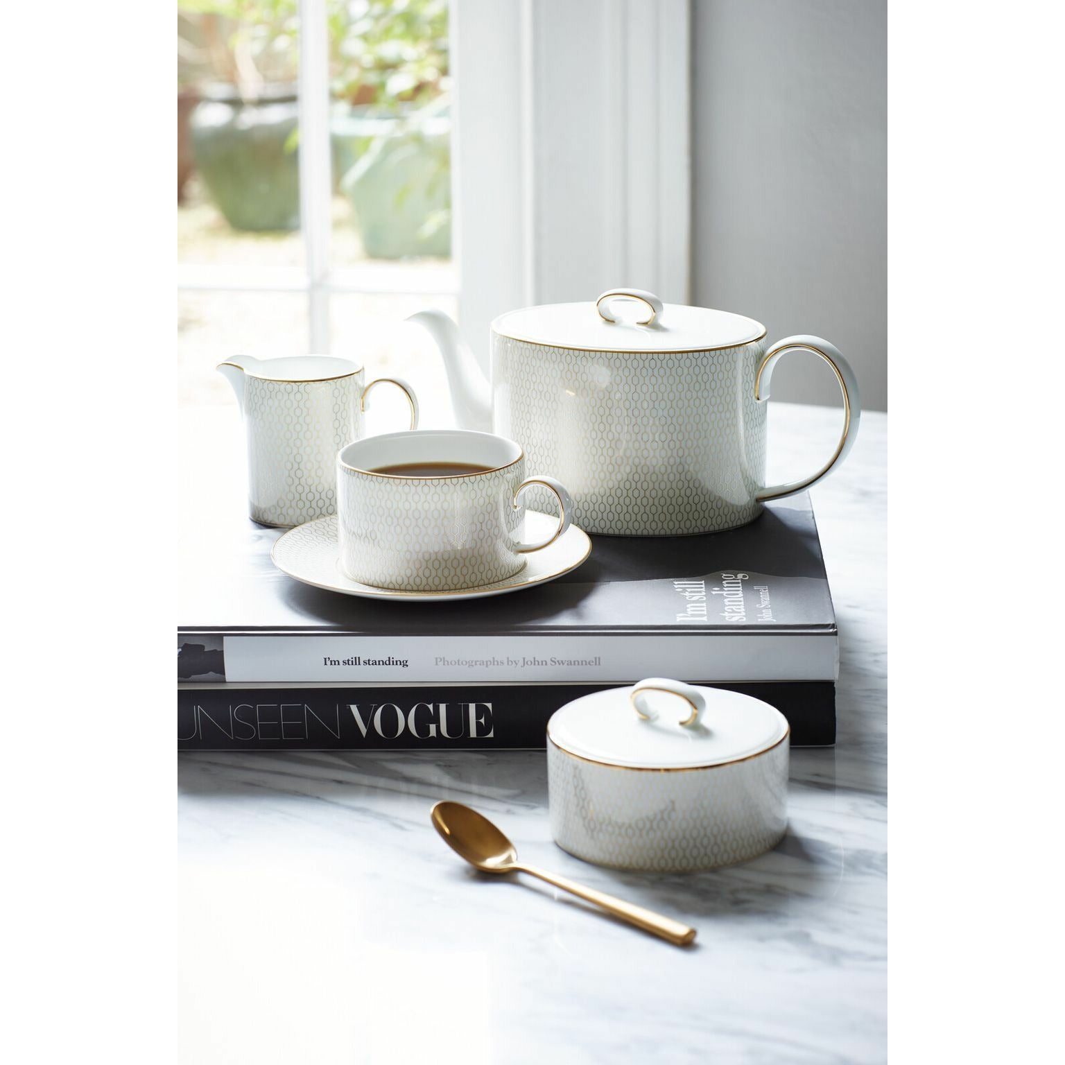 Wedgwood Arris Teapot 1 L gaveæske, hvid/guld