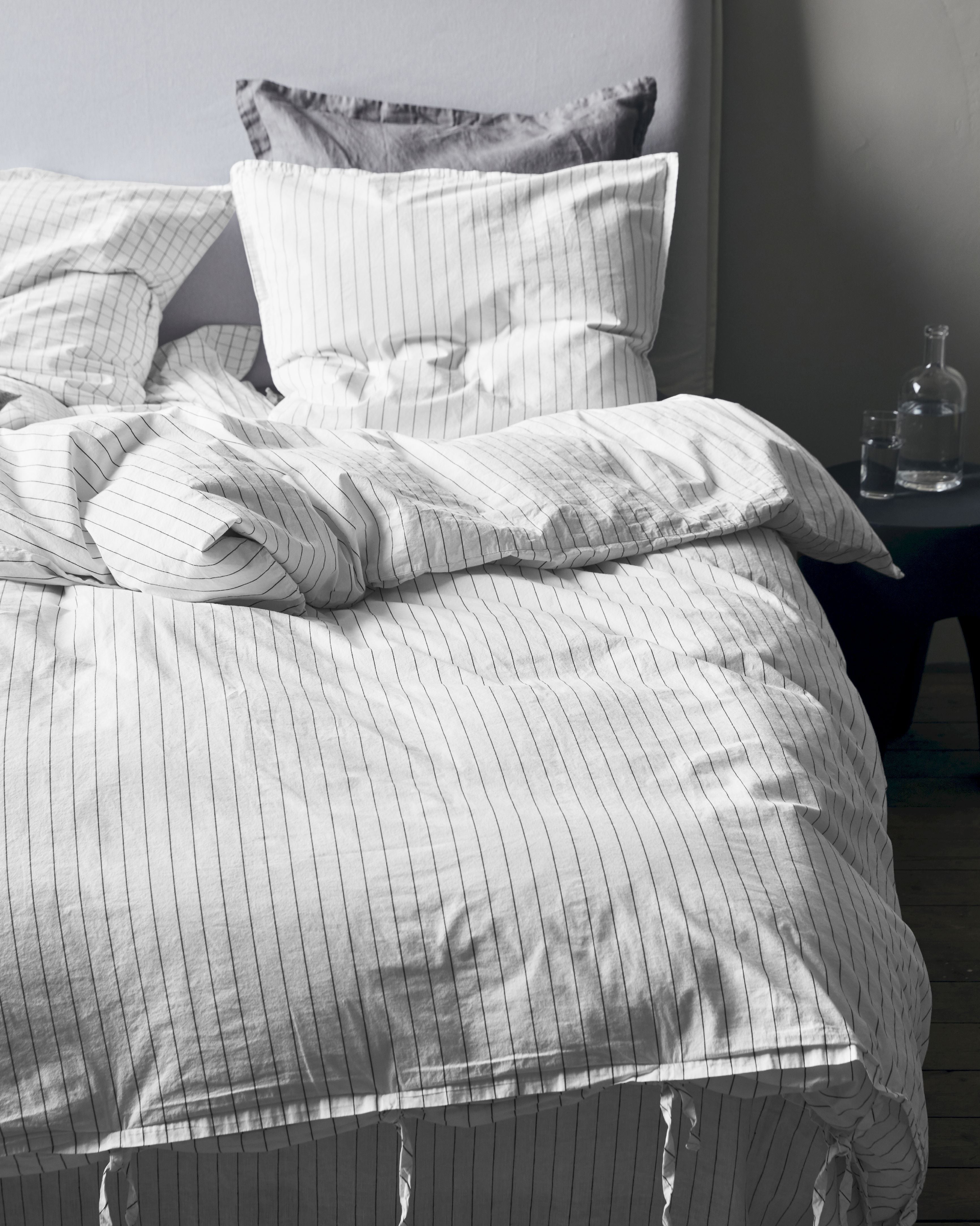 By Nord Erika Bed Linen Set 220x140 Cm, Snow With Coal