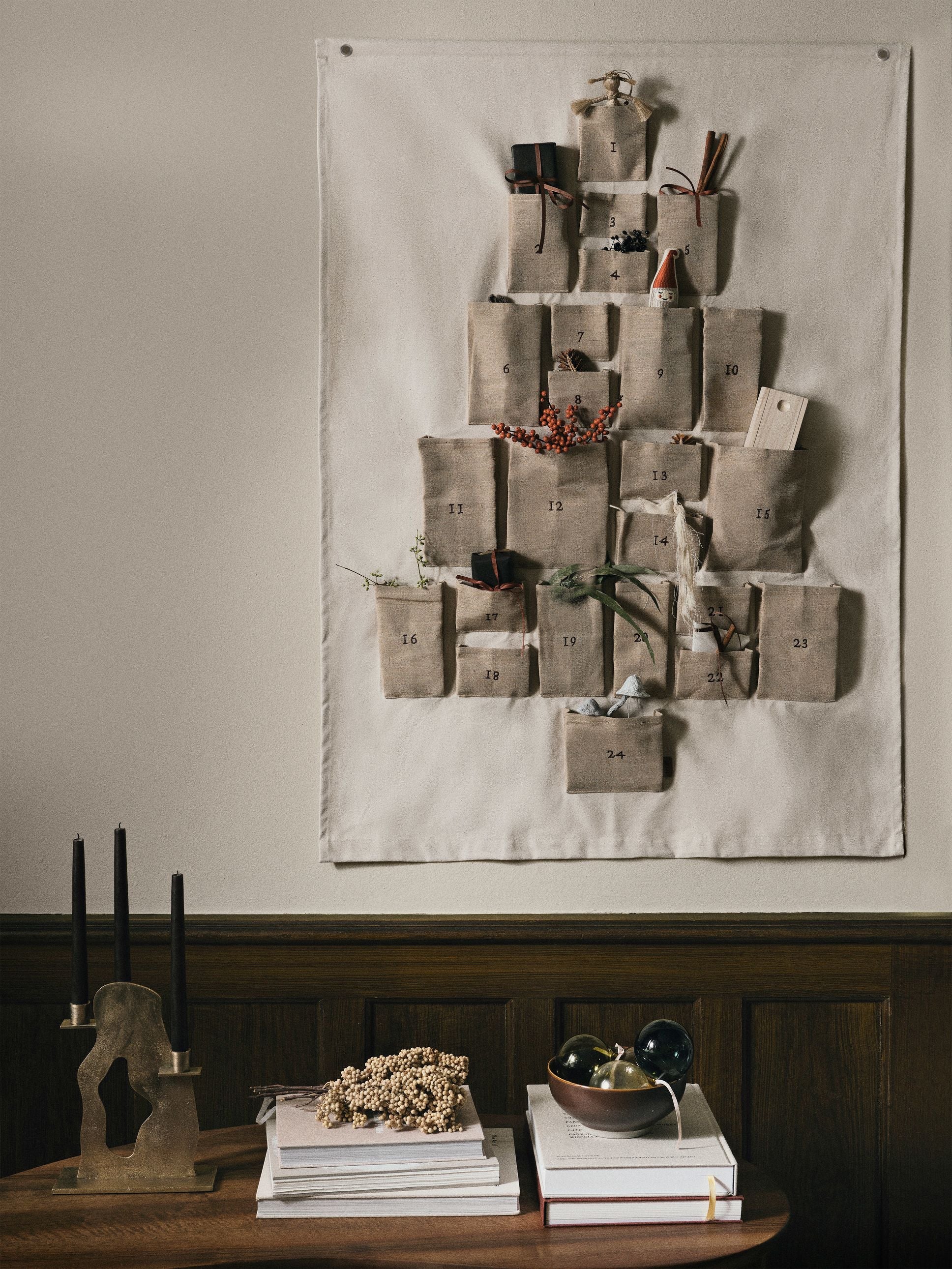 Calendario navideño de Ferm Living Pine, Maxi